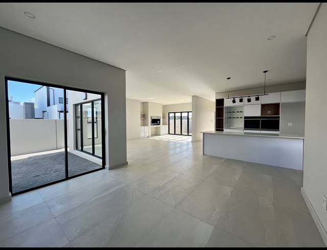 4 BEDROOM HOUSE FOR SALE IN SANDOWN